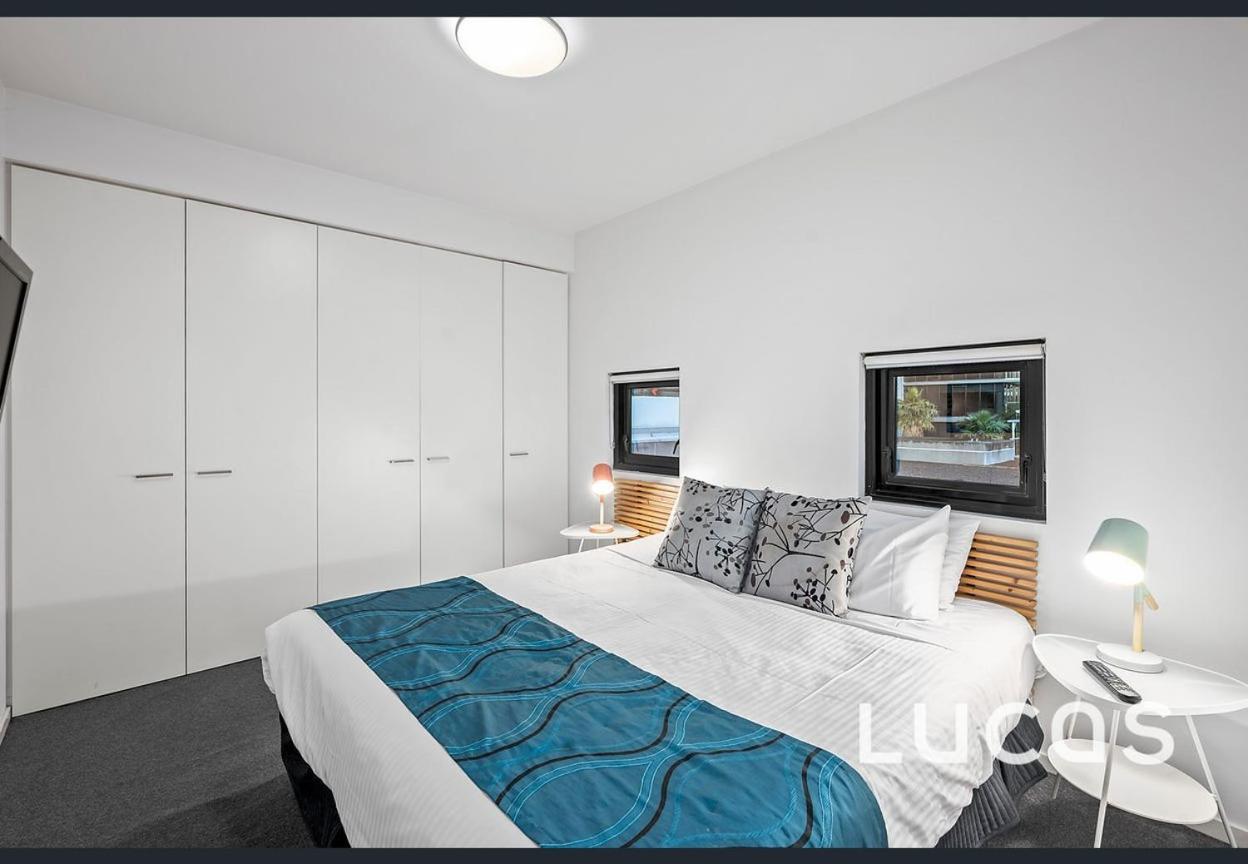 Docklands Private Collection - Newquay Aparthotel Melbourne Exterior photo