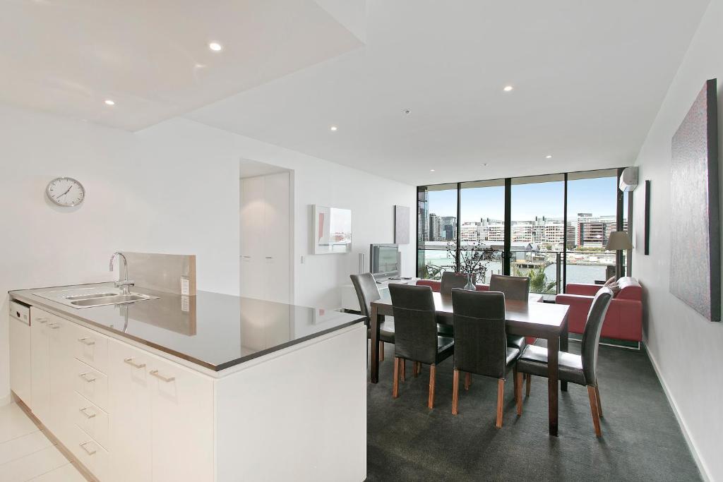 Docklands Private Collection - Newquay Aparthotel Melbourne Exterior photo